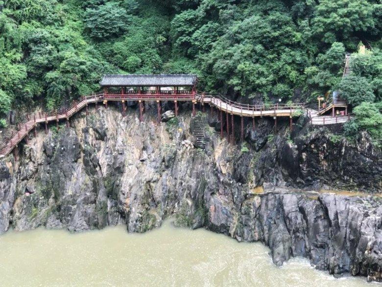 磁铁兄弟